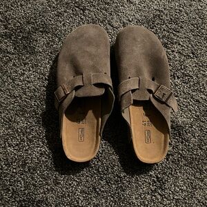 Birkenstock (NOT AUTHENTIC) Men's Dark Brown Suede Loafers